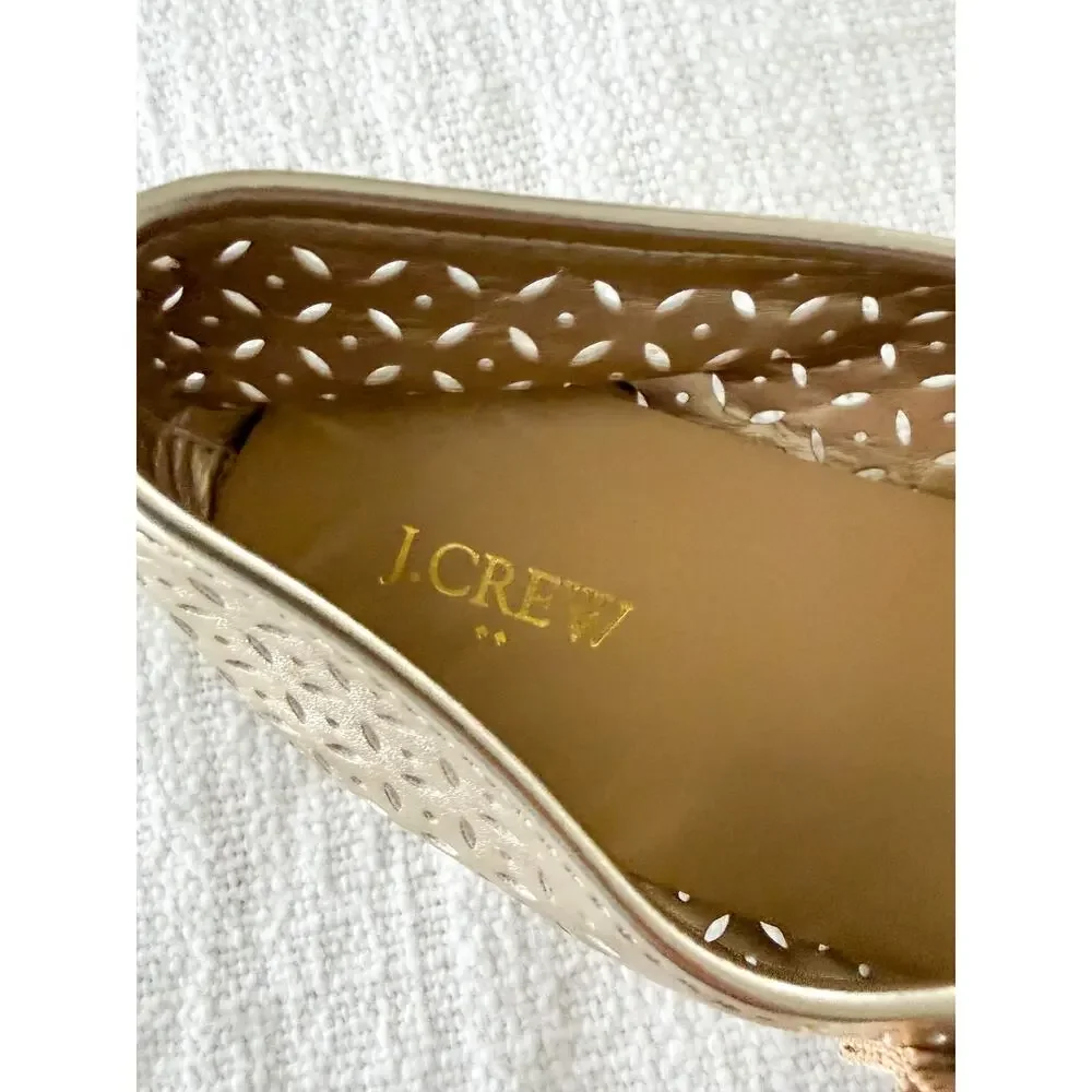 Crewcuts Factory | NWOT Girls Metallic Perforated Mary Janes Gold | Sz K4